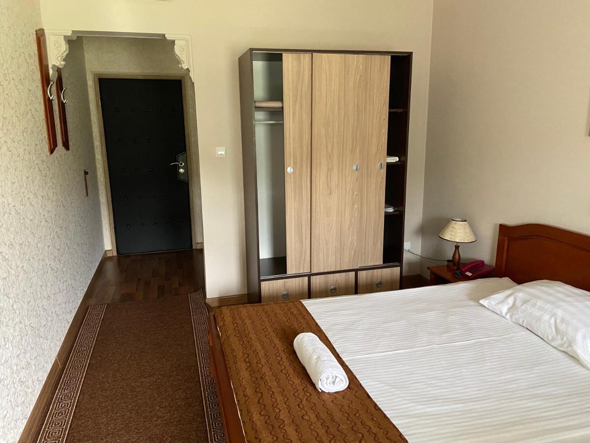 Hotel New Milenium Lukavac Kültér fotó