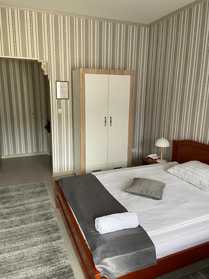 Hotel New Milenium Lukavac Kültér fotó
