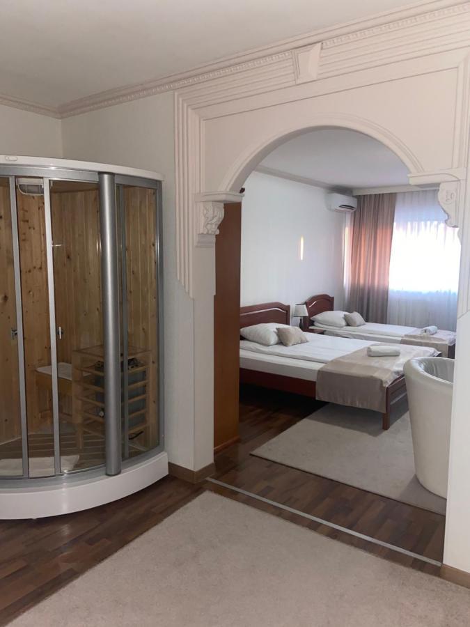 Hotel New Milenium Lukavac Kültér fotó