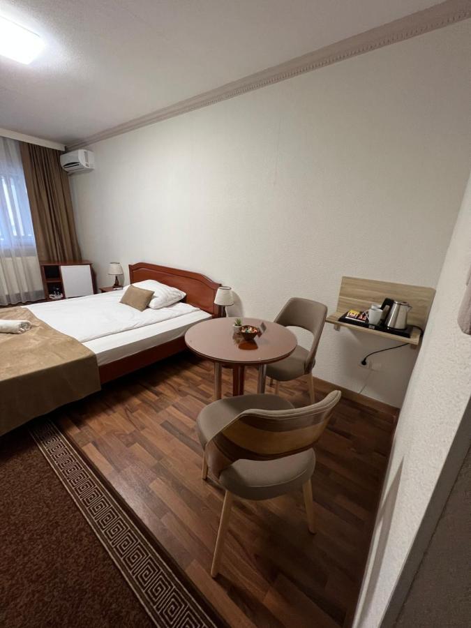 Hotel New Milenium Lukavac Kültér fotó