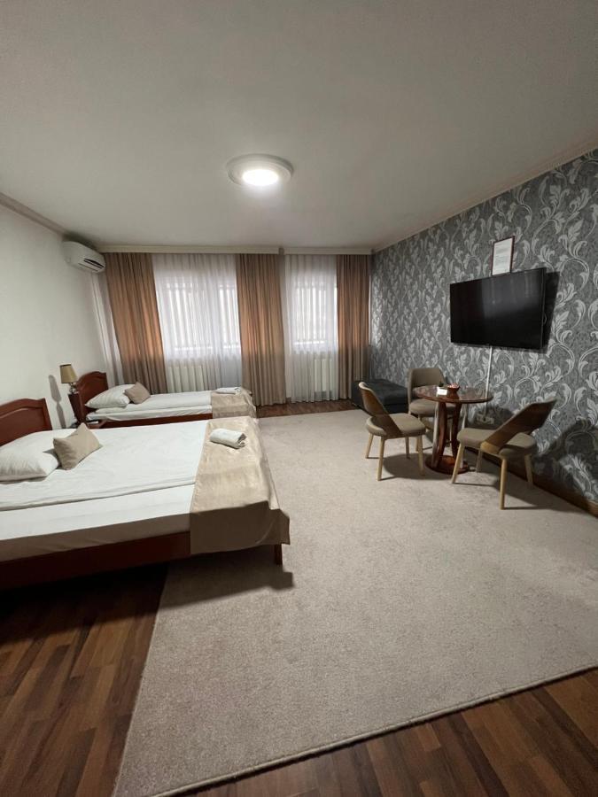 Hotel New Milenium Lukavac Kültér fotó
