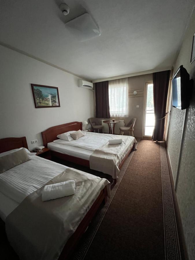 Hotel New Milenium Lukavac Kültér fotó