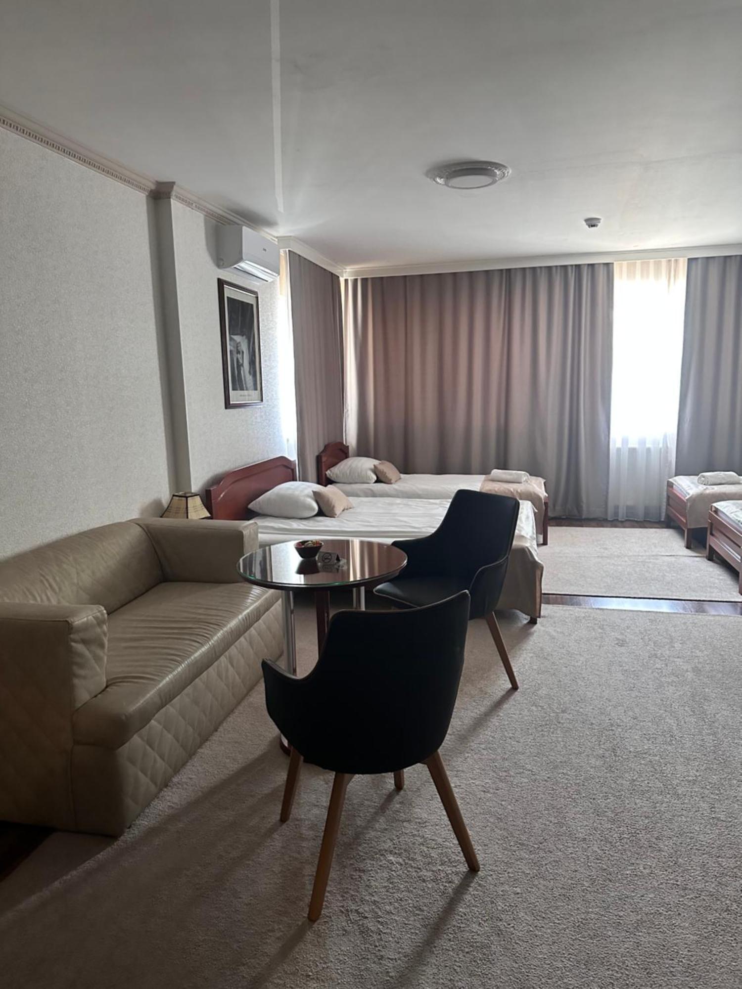Hotel New Milenium Lukavac Kültér fotó