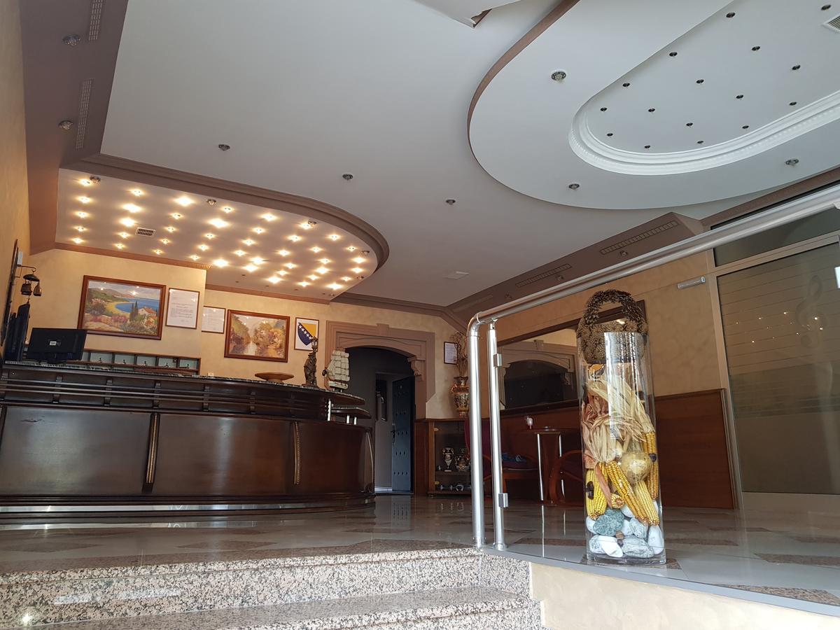Hotel New Milenium Lukavac Kültér fotó